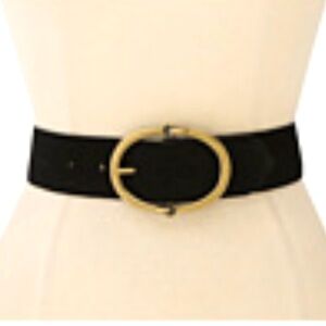 Ralph Lauren 1 1/2” suede belt size small with oval buckle